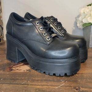 Delias Platform Loafers, Womens 8, Black, Vintage, New!! NEVER WORN!!